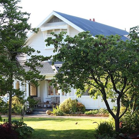 Browns Boutique Bed And Breakfast Whanganui Exterior foto
